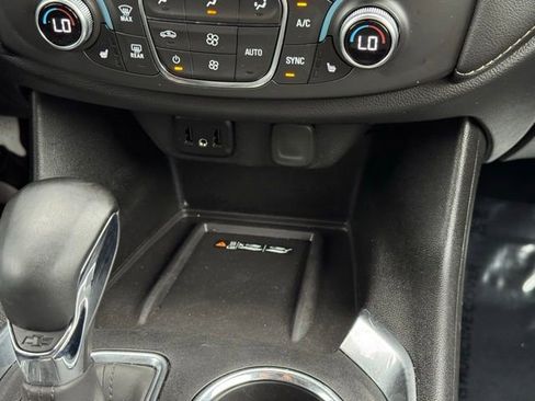 Certified 2023 Chevrolet Traverse LT AWD/4WD image 14