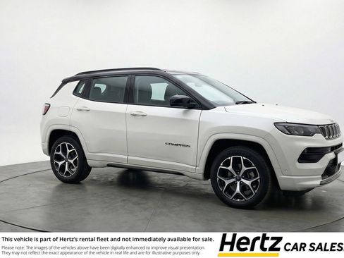 Used 2025 Jeep Compass Limited AWD/4WD image 1