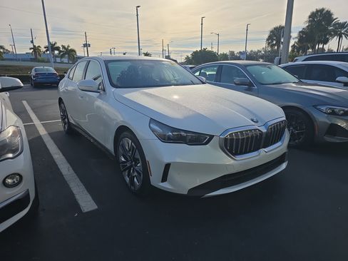 Used 2025 BMW 540i xDrive image 2