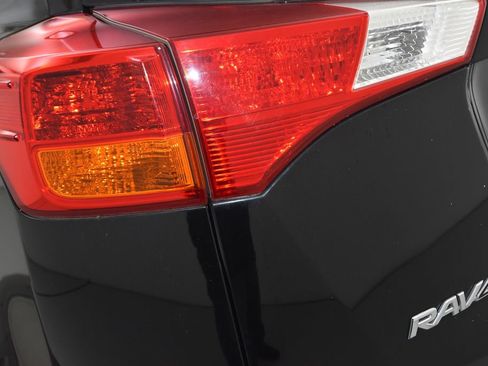 Used 2013 Toyota RAV4 Limited AWD/4WD image 37