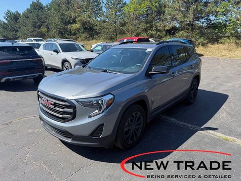 Used 2020 GMC Terrain SLE w/ Driver Convenience Package AWD/4WD image 1
