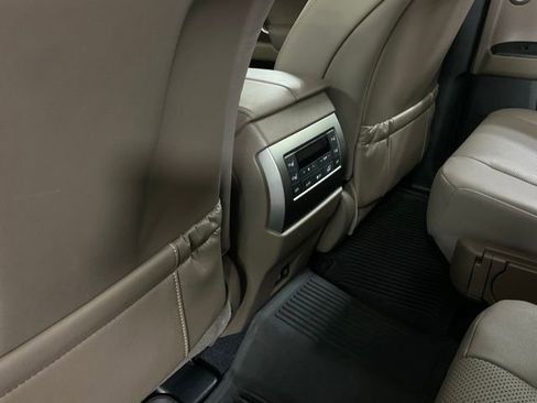 Used 2023 Lexus GX 460 Premium w/ Accessory Package AWD/4WD image 15