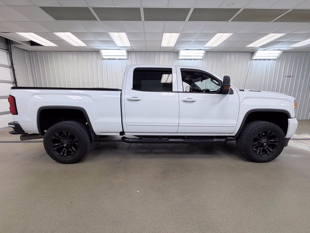 Used 2018 GMC Sierra 2500 SLT w/ Duramax Plus Package AWD/4WD image 6