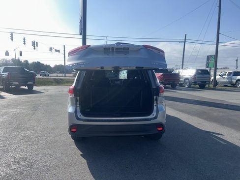 Used 2018 Toyota Highlander XLE image 12