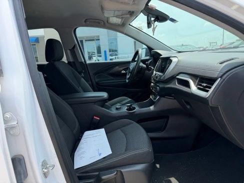 Used 2023 GMC Terrain SLE w/ Elevation Edition FWD image 9