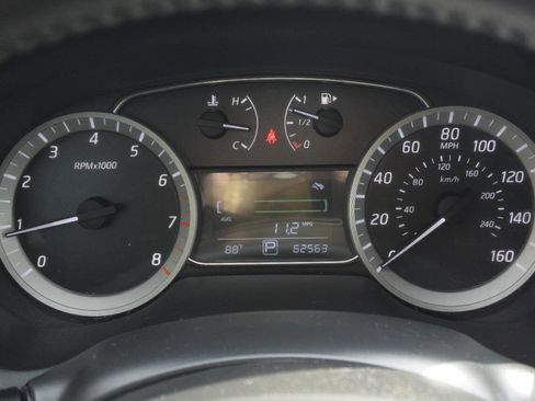 Used 2014 Nissan Sentra SR w/ SR Driver Package image 10