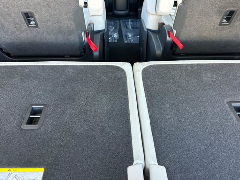 New 2025 Volkswagen ID. Buzz Pro S Plus image 14