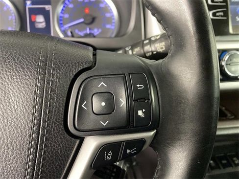 Used 2018 Toyota Highlander Plus image 16