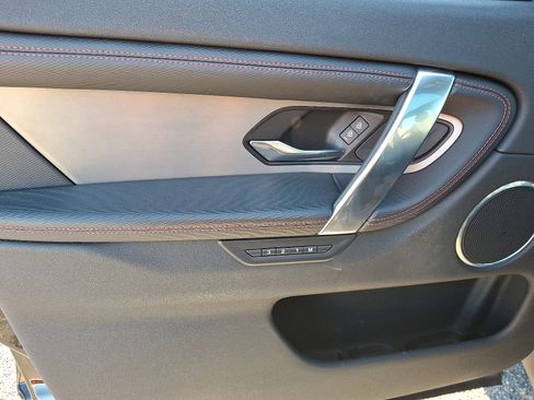 Used 2022 Land Rover Discovery Sport SE R-Dynamic image 12