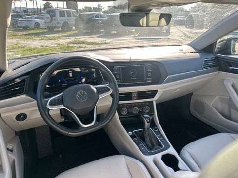 Used 2023 Volkswagen Jetta SE FWD image 15