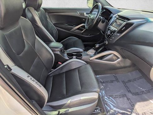 Used 2016 Hyundai Veloster Turbo FWD image 20