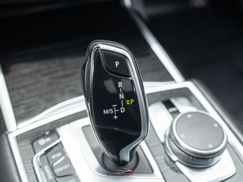 Used 2019 BMW 750i w/ M Sport Package RWD image 35