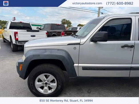 Used 2012 Jeep Liberty Sport AWD/4WD image 4