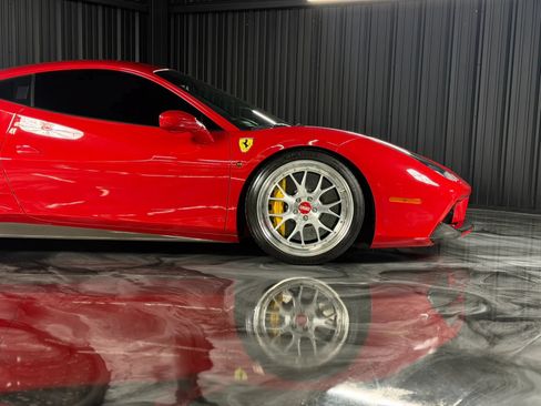 Used 2016 Ferrari 488 GTB RWD image 15