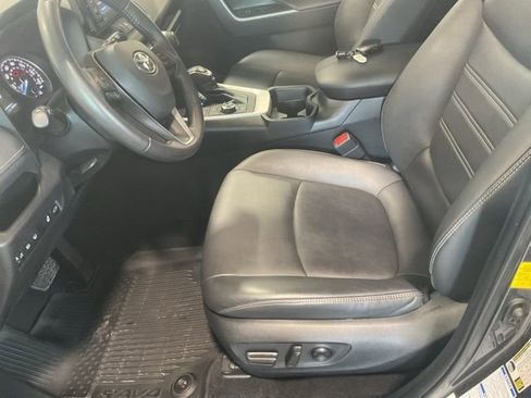 Used 2021 Toyota RAV4 AWD Hybrid image 10