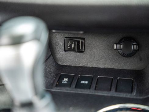 Used 2015 Toyota Highlander XLE FWD image 27