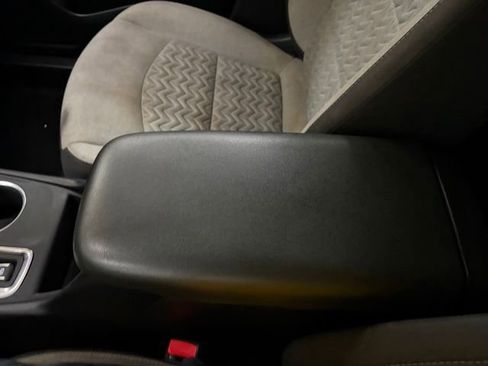 Used 2022 Chevrolet Equinox LS w/ LS Convenience Package FWD image 39
