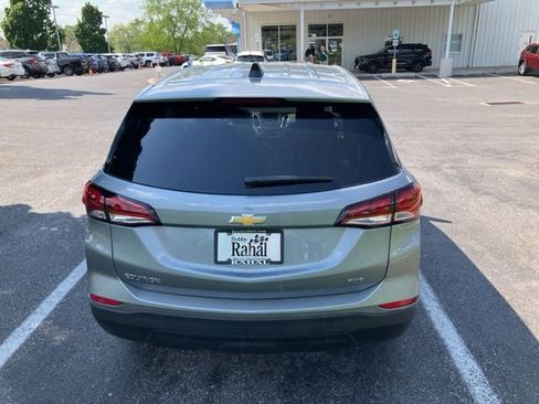 Used 2023 Chevrolet Equinox LS w/ LS Convenience Package AWD/4WD image 5