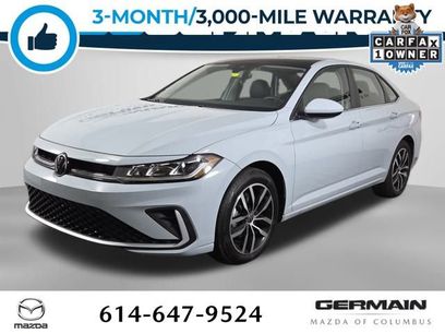 Used 2025 Volkswagen Jetta SE w/ Sunroof Package