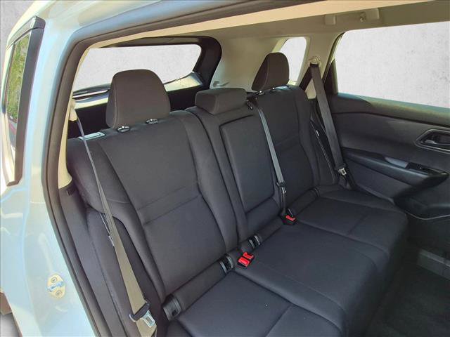 Used 2024 Nissan Rogue S AWD/4WD image 18
