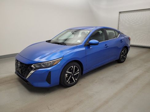 Used 2024 Nissan Sentra SV FWD image 2