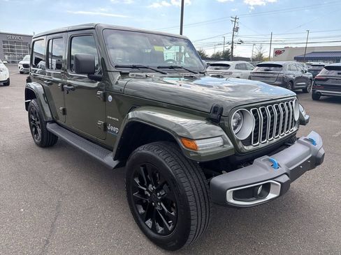 Used 2024 Jeep Wrangler Unlimited Sahara w/ Safety Group AWD/4WD image 8