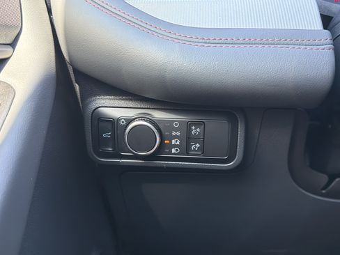 Used 2025 Ford Explorer Active RWD image 12