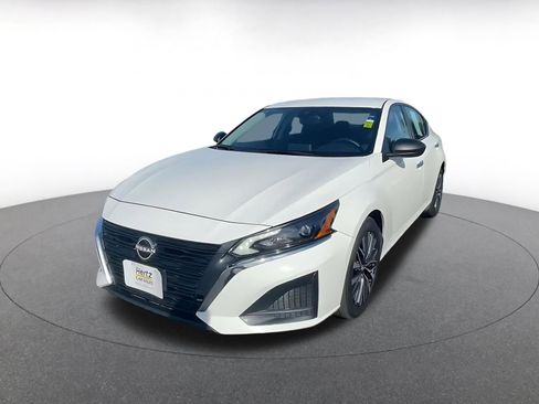 Used 2025 Nissan Altima 2.5 SV image 7