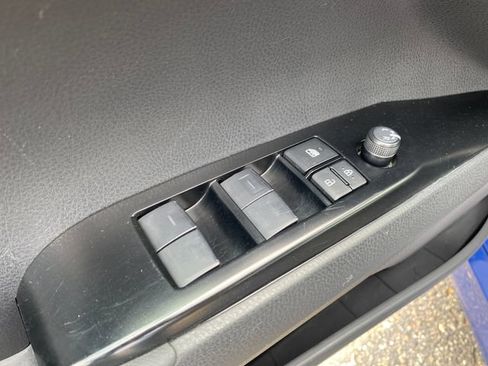 Used 2025 Toyota Camry LE FWD image 17