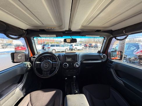 Used 2014 Jeep Wrangler Unlimited Rubicon w/ Dual Top Group image 18