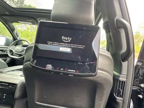 Used 2025 Jeep Wagoneer L Series III w/ Premium Group I image 21