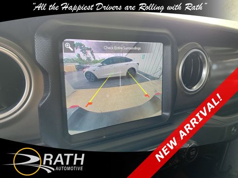 Used 2020 Jeep Gladiator Rubicon w/ Dual Top Group AWD/4WD image 15