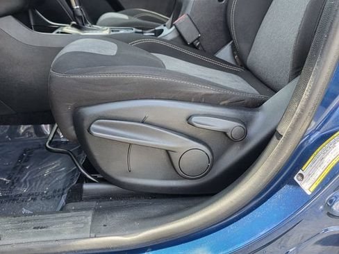 Used 2018 Jeep Cherokee Latitude FWD image 13
