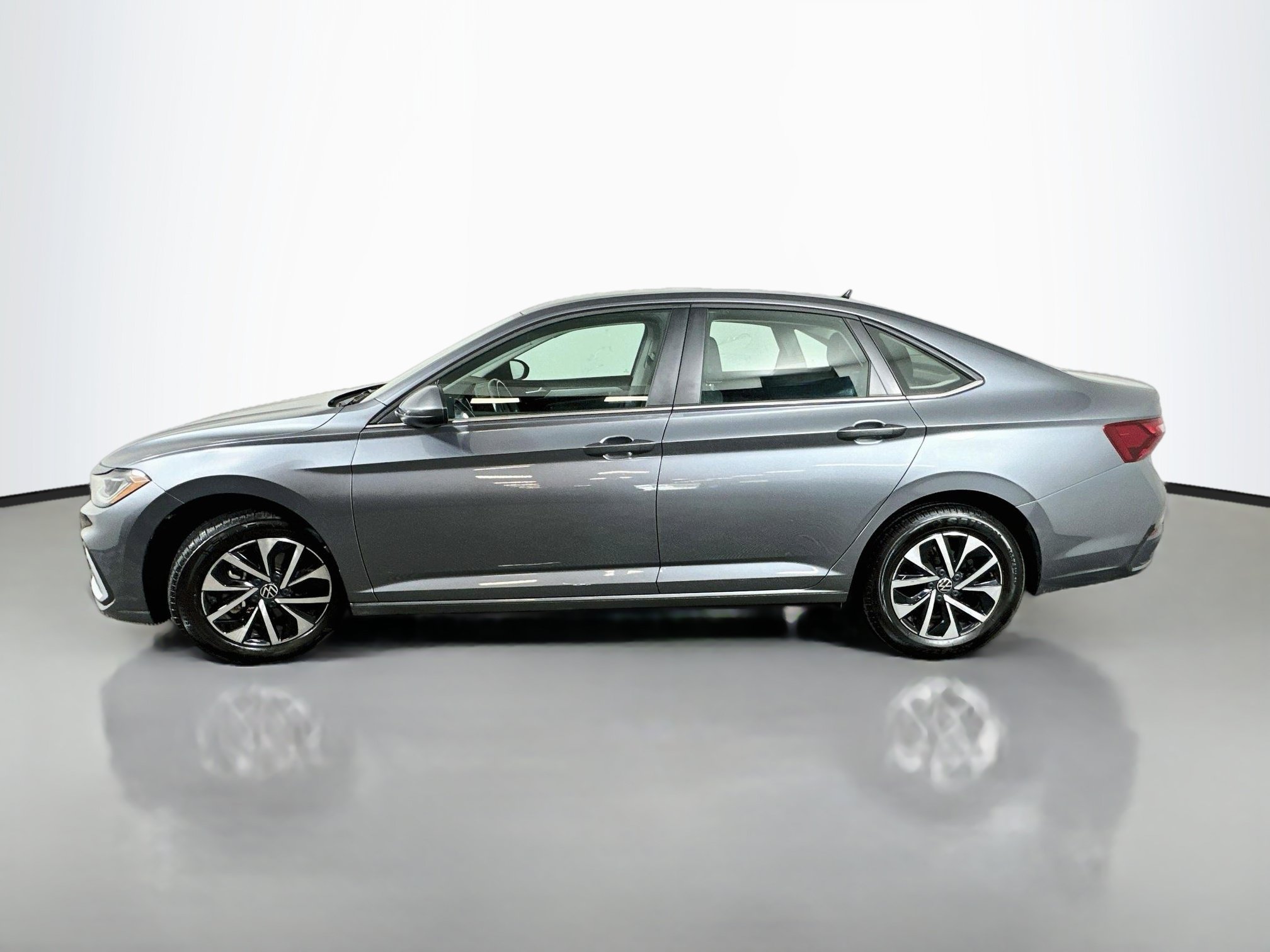 Used 2025 Volkswagen Jetta S FWD image 4