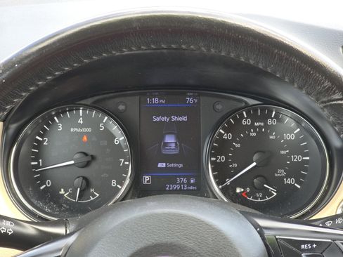 Used 2018 Nissan Rogue SV FWD image 30