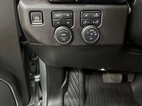 Used 2026 Chevrolet Silverado 1500 LTZ AWD/4WD image 35