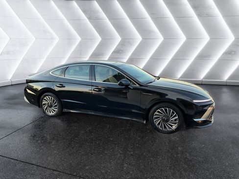 New 2026 Hyundai Sonata Limited image 3