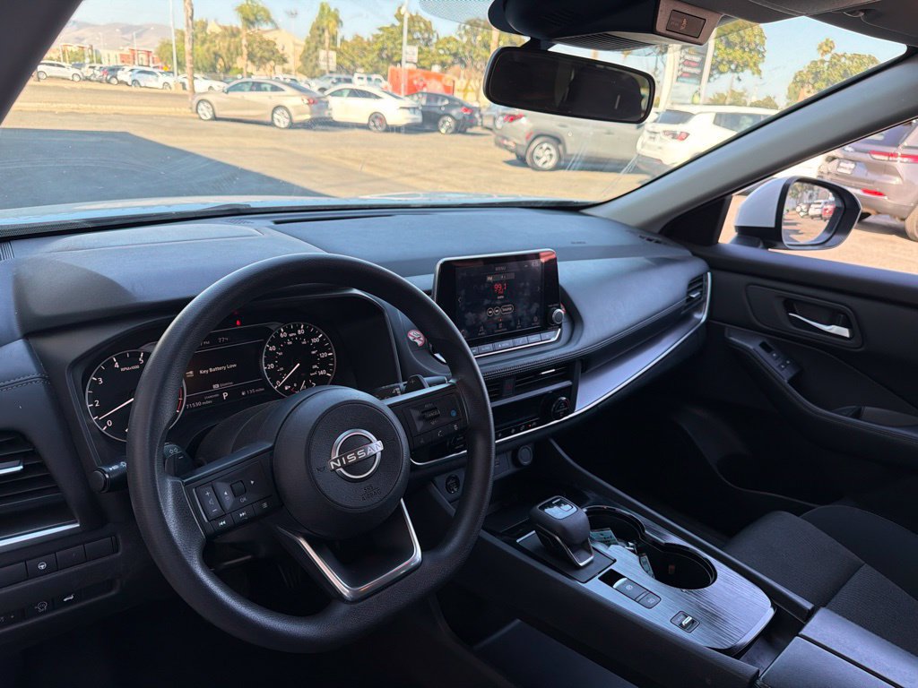 Used 2024 Nissan Rogue SV FWD image 7