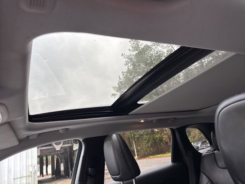 Used 2021 Jeep Cherokee Limited image 4