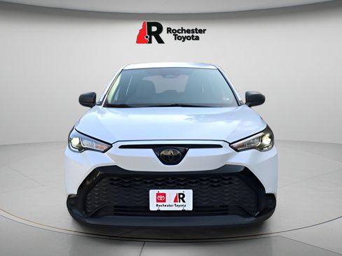 Used 2024 Toyota Corolla Cross AWD Hybrid image 2