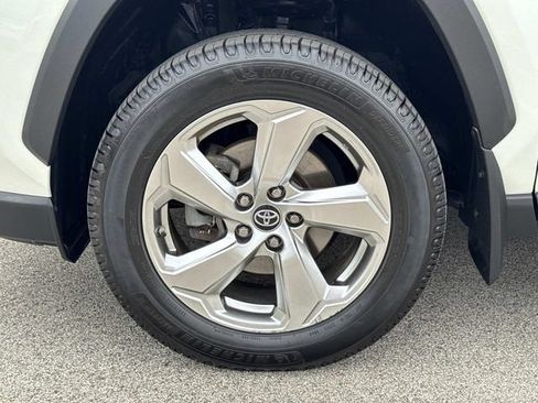 Used 2019 Toyota RAV4 Limited w/ Limited Grade Weather Package AWD/4WD image 9
