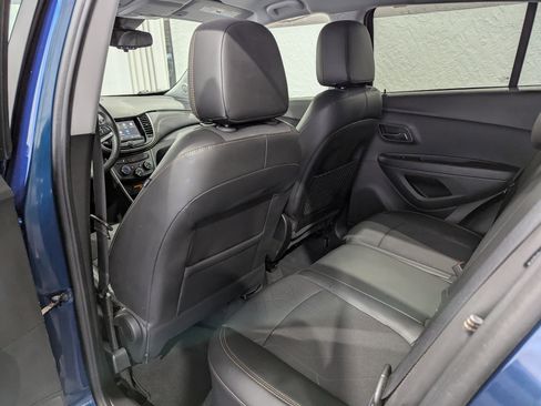 Used 2019 Chevrolet Trax LT w/ LT Convenience Package AWD/4WD image 10