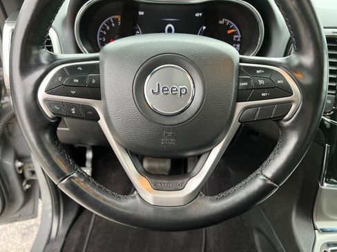 Used 2022 Jeep Grand Cherokee Laredo X image 19