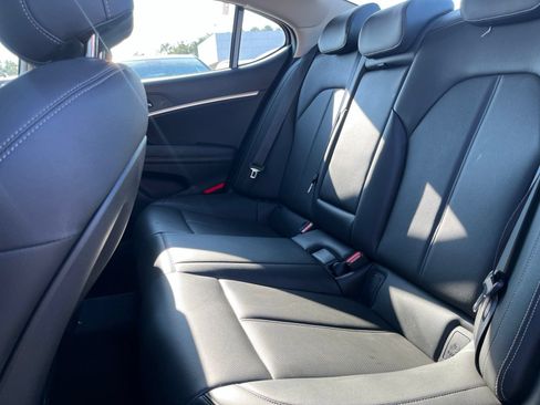 Used 2025 Genesis G70 2.5T AWD/4WD image 12
