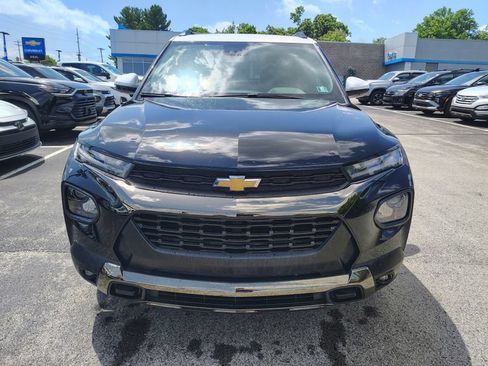 Used 2023 Chevrolet TrailBlazer ACTIV w/ Convenience Package FWD image 2