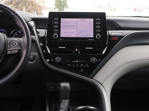 Used 2022 Toyota Camry SE image 24