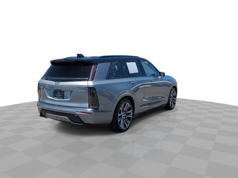 Used 2026 Cadillac Vistiq Platinum w/ LPO, Floor Liner Package AWD/4WD image 9