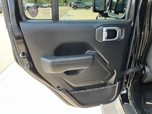 Used 2022 Jeep Wrangler Unlimited Sport AWD/4WD image 13