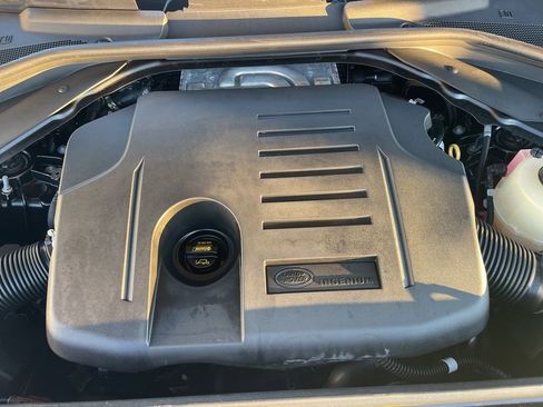 Used 2025 Land Rover Range Rover Sport SE image 37