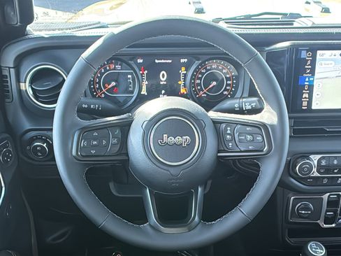 New 2025 Jeep Gladiator Sport image 22